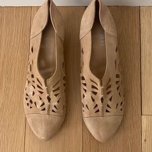 Elegant Tan Cutout Heels